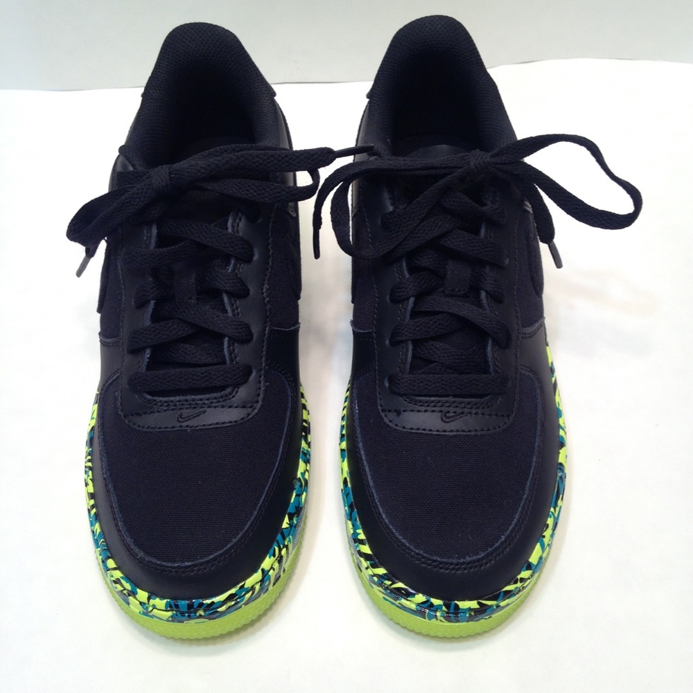 NIKE AIR FORCE 1s Big Kids size 7 BLACK/VOLT - Picture 3 of 5